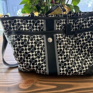 Chic Black and White Tweed Tote with Leather Handles